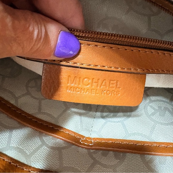 Michael Kors Hamilton tote bag tricolor canvas/leather and a gold-padlock. - Picture 12 of 16